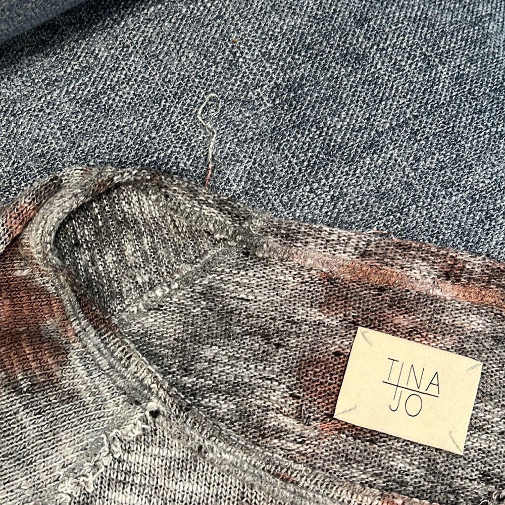 Sweater - Picture 5 of 5
